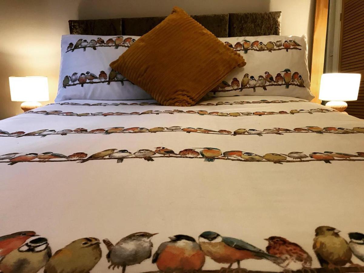 Clarabel'S Guest House- The Nook Wombourn المظهر الخارجي الصورة