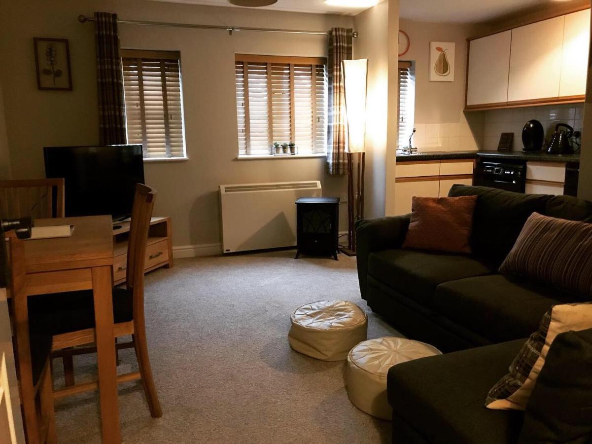 Clarabel'S Guest House- The Nook Wombourn المظهر الخارجي الصورة